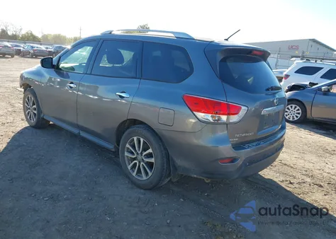 2015 Nissan Pathfinder S z USA, uszkodzony, nr VIN 5N1AR2MN8FC663640
